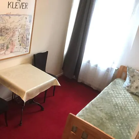 Kleve-kellen 1 Homestay *